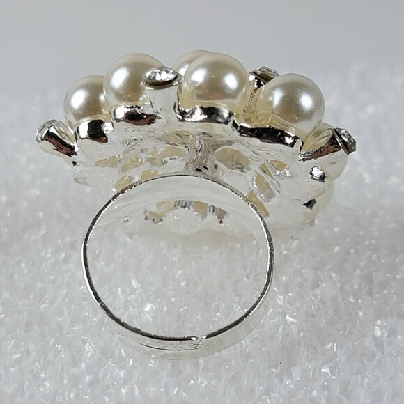 Silver-Tone Clear Crystal White Faux Pearl Statement Ring Sz 8 Sizable Cocktail - Picture 4 of 8